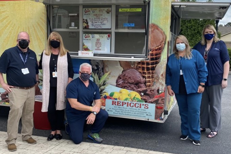 Hospice of Chattanooga employees providing ice cream for the Hixson team