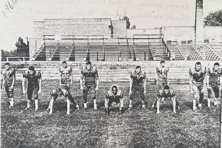 The Huntingdon Mustangs 1966, Alpha center